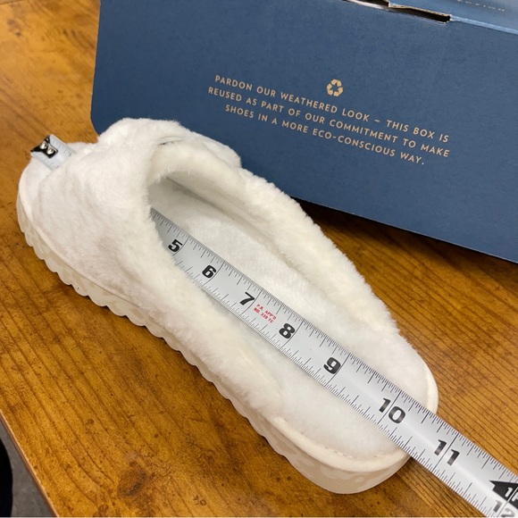 Dr. Scholl's Shoes Women's Staycay OG Slipper Tofu White Faux Fur Size 8 - Picture 12 of 12